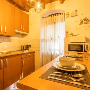 Patio Andaluz En Apartamento